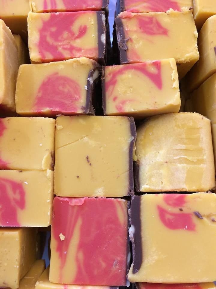 The Fudge Factory Christmas Marzipan Fudge 100g (UK)